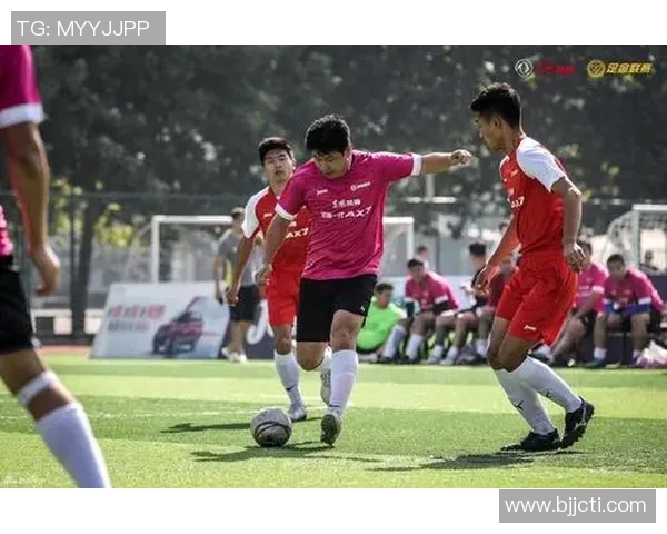 鲁能与广州恒大激战正酣谁能在这场巅峰对决中笑到最后